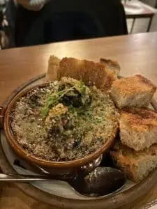 Escargot dinner with bread 
